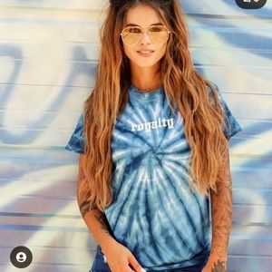 Light Blonde Blue Tie Dye Graphic Short Sleeve Tee.  Size Small